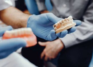 ฟันปลอมหลวม อันตราย ฟันปลอมหลวม