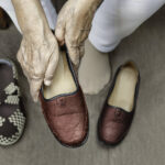 ผู้ป่วยเบาหวาน มีความจำเป็นที่จะต้องใส่รองเท้าเบาหวานมากแค่ไหน ???? ผู้ป่วยเบาหวาน