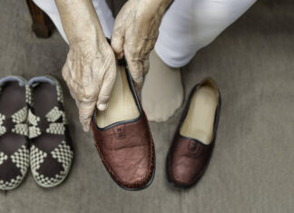 ผู้ป่วยเบาหวาน มีความจำเป็นที่จะต้องใส่รองเท้าเบาหวานมากแค่ไหน ???? ผู้ป่วยเบาหวาน