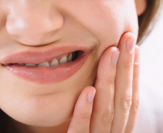 ข้อควรรู้เกี่ยวกับ ผลข้างเคียงจาก การผ่าฟันคุด ผลข้างเคียงจากการผ่าฟันคุด