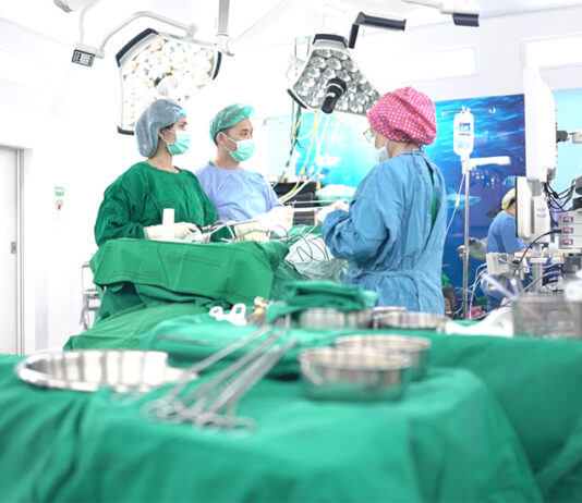 “10 โรคทรวงอกที่สามารถรักษาได้”โดยการผ่าตัดส่องกล้องแบบแผลเล็ก” โรคทรวงอก