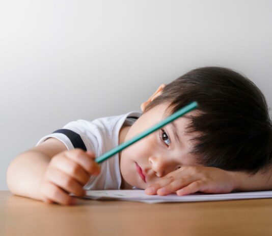 เมื่อลูกสุดรักมีปัญหาการเรียน….คุณพ่อคุณแม่ต้องแก้อย่างไร สุขภาพเด็ก