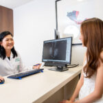 เอสเพอรานซ์’ ศูนย์การรักษามะเร็งเชิงบูรณาการ โรงพยาบาลบำรุงราษฎร์ เผยทางเลือกใหม่ในการรักษาเนื้องอกในเต้านมชนิดปกติ โดยไม่ต้องผ่าตัด แผลเล็ก ปลอดภัยสูง 'เอสเพอรานซ์’ ศูนย์การรักษามะเร็งเชิงบูรณาการ โรงพยาบาลบำรุงราษฎร์