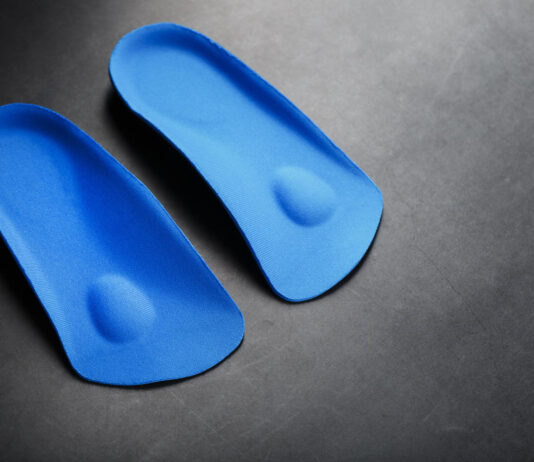 เมมโมรี่โฟมสำหรับเท้าของคุณ: ข้อดีและข้อเสีย เมมโมรี่โฟมสำหรับเท้าของคุณ