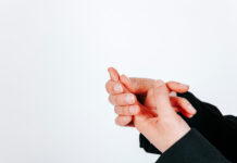 มือชา นิ้วชา เสี่ยงโรคอะไร มือชา นิ้วชา เสี่ยงโรคอะไร