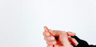 มือชา นิ้วชา เสี่ยงโรคอะไร มือชา นิ้วชา เสี่ยงโรคอะไร