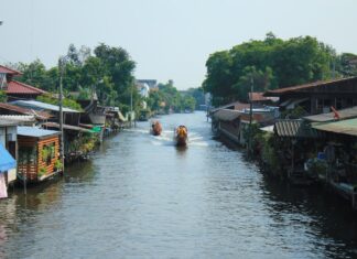 เรียน ว่า ย น้ำ 5 ขวบ: การป้องกันอันตรายในน้ำ Photo ว่า ย น้ำ 5 ขวบ