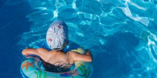 เรียนว่ายน้ำเด็ก: คำแนะนำสำหรับพ่อแม่ Photo swimming for kids