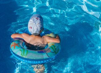 เรียนว่ายน้ำเด็ก: คำแนะนำสำหรับพ่อแม่ Photo swimming for kids