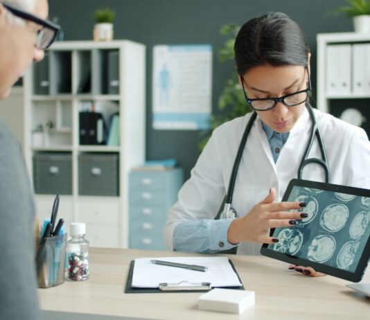 เทคโนโลยีการแพทย์นิวเคลียร์: การใช้รังสีในการวินิจฉัยและรักษา Photo nuclear medicine tech