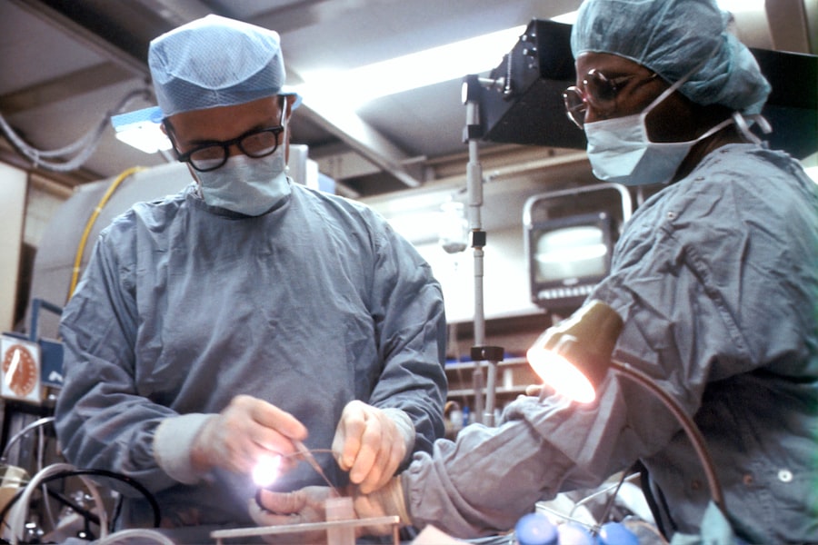 Photo robotics surgery