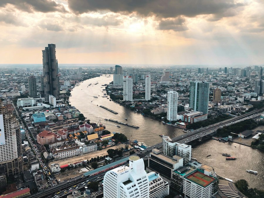 Photo All on 4 dental implant risks Thailand